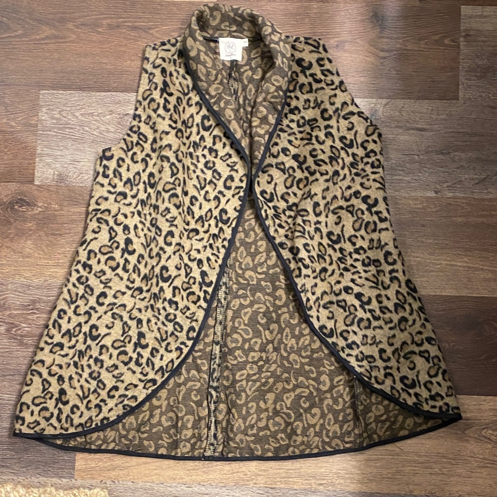 Grace Leopard Print Vest - Tan and Black